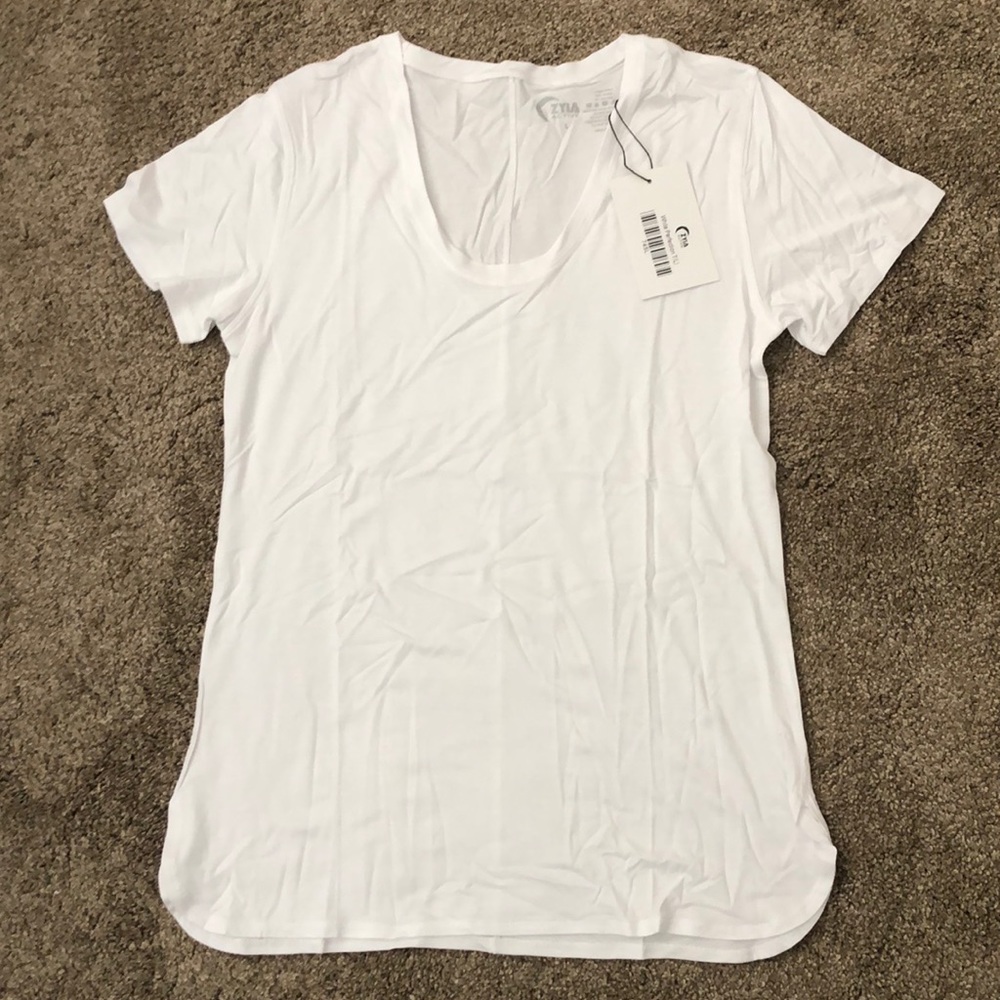 ZYIA Perfection T, White (L), NIB